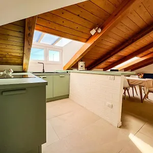  Bed & Breakfast House